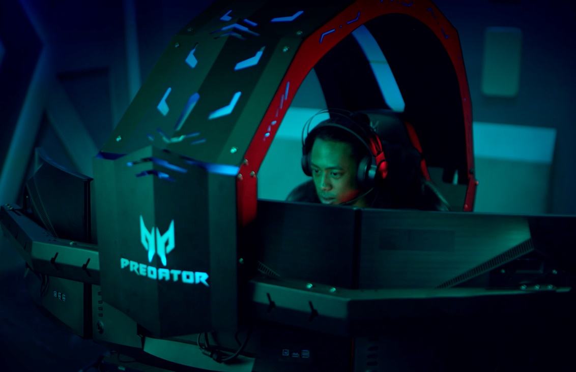 Predator Thronos is a dream come true for every gamer